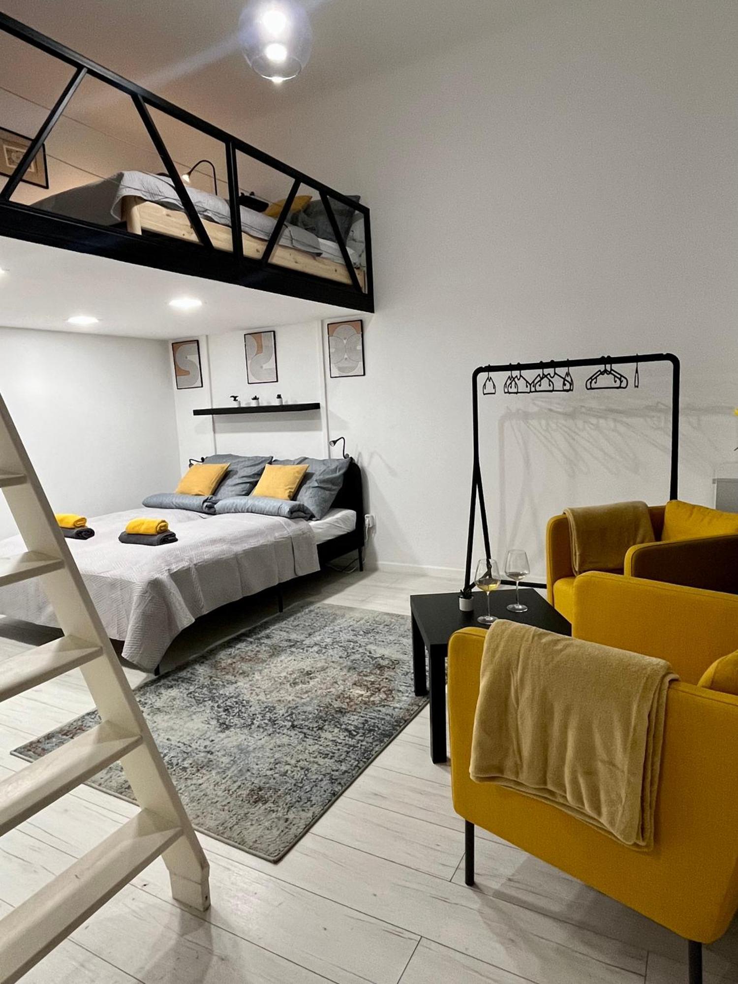 West Station Gallery - Free Parking, Cozy Home, Perfect For Families Apartman Budapest