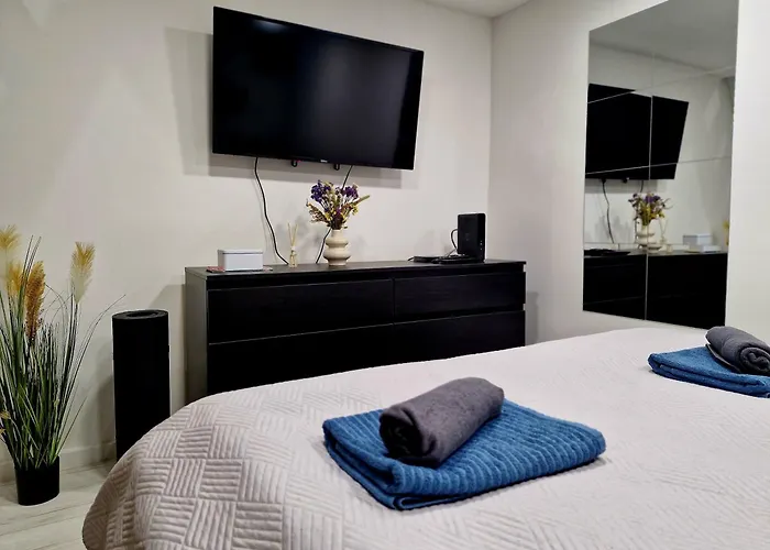 West Station Gallery - Free Parking, Cozy Home, Perfect For Families