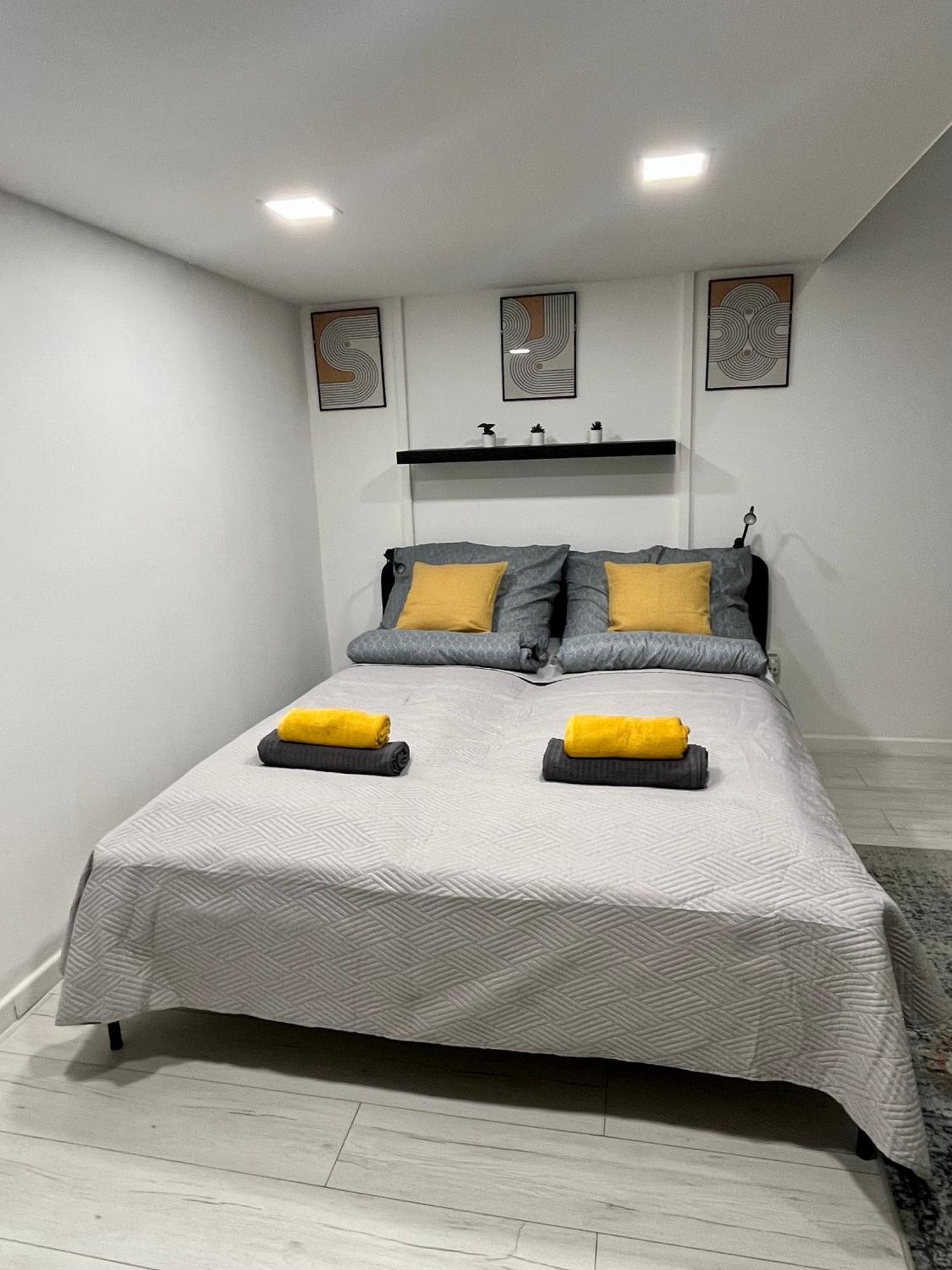 West Station Gallery - Free Parking, Cozy Home, Perfect For Families Будапешт