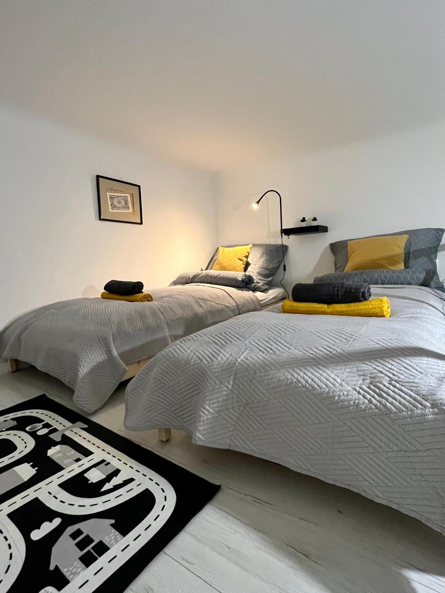 Апартаменти West Station Gallery - Free Parking, Cozy Home, Perfect For Families *